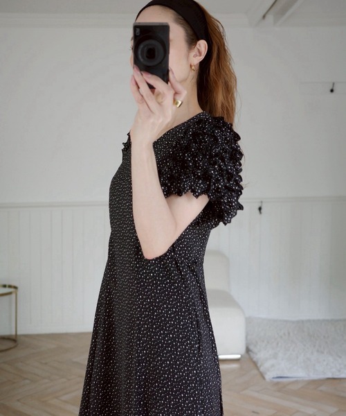 MIELI INVARIANT(ミエリインヴァリアント)の「Color Dot Frill Dress(ワンピース・レディース・ブラック/ネイビー/イエロー・FREE)」の11枚目の写真