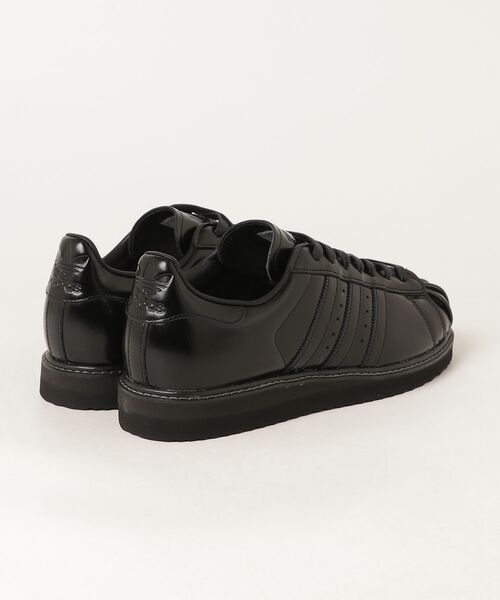 adidas（アディダス）の「SUPERSTAR LUX KJ7482（スニーカー・メンズ・ブラック・27.5cm/27cm/26.5cm/26cm/28cm）」の2枚目の写真