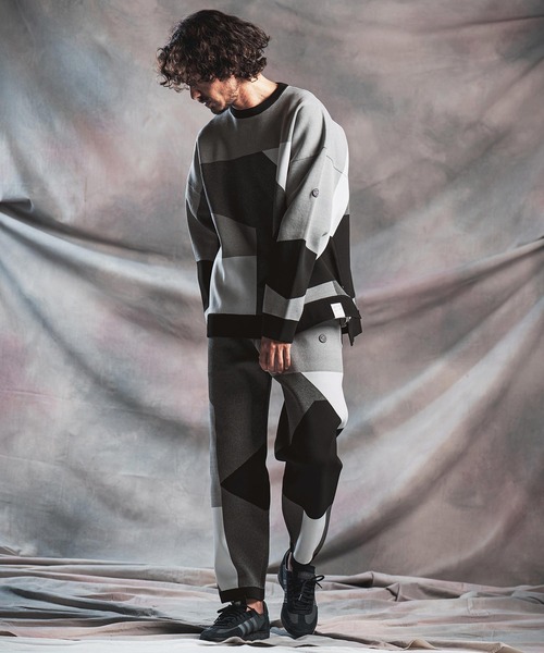 ANGENEHM（アンゲネーム）の「mn3293-Panel Jacquard Airy Knit Long-Sleeve Crew ニット(AG07-026acg)（ニット/セーター・メンズ・ネイビー/ダークカーキ/ブラック/ミックスグレー・S/M/L）」の21枚目の写真