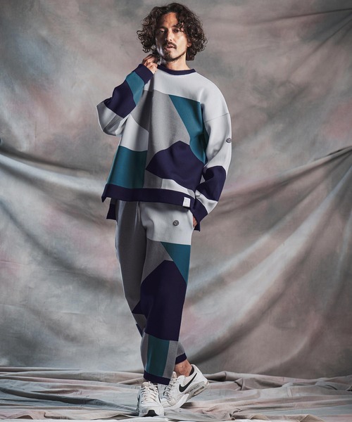 ANGENEHM（アンゲネーム）の「mn3293-Panel Jacquard Airy Knit Long-Sleeve Crew ニット(AG07-026acg)（ニット/セーター・メンズ・ネイビー/ダークカーキ/ブラック/ミックスグレー・S/M/L）」の14枚目の写真