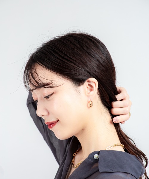 ANNIKA INEZ（アニカイネズ）の「【ANNIKA INEZ】ラージフープピアス　E1005 LRG Wide Oblique Hoops, Lrg（ピアス（両耳用）・レディース・ゴールド・FREE）」の6枚目の写真