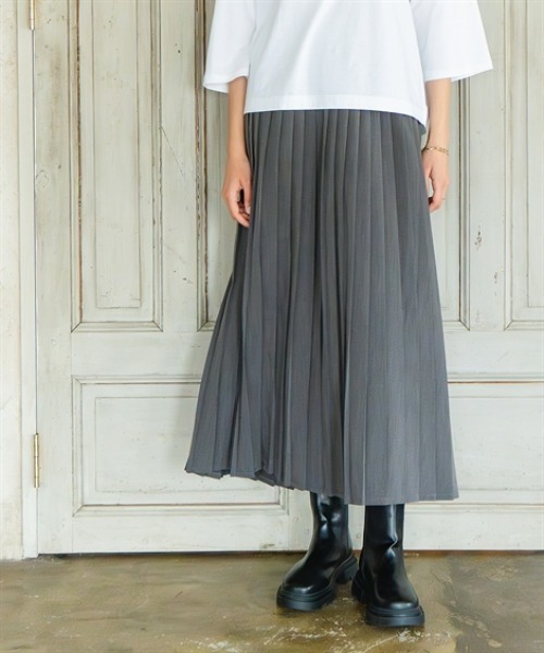 Maison INNESS(メゾンアイネス)の「ボリュームワイドプリーツスカート(防しわ・UVカット)<大きいサイズ有>(スカート・レディース・ブルー/グレー・5L/4L/3L/LL/L/M/S)」の3枚目の写真