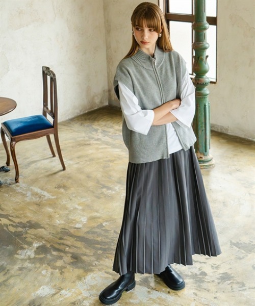 Maison INNESS(メゾンアイネス)の「ボリュームワイドプリーツスカート(防しわ・UVカット)<大きいサイズ有>(スカート・レディース・ブルー/グレー・5L/4L/3L/LL/L/M/S)」の5枚目の写真