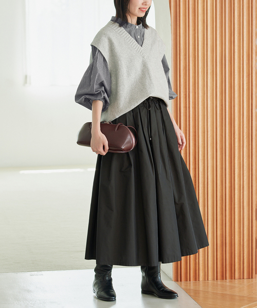 SLOBE IENA(スローブイエナ)の「《WEB限定カラーあり/追加》ピンタックバルーンスリーブブラウス(シャツ/ブラウス・レディース・ベージュ/ホワイト/ブルー/ブラック系その他・FREE)」の13枚目の写真