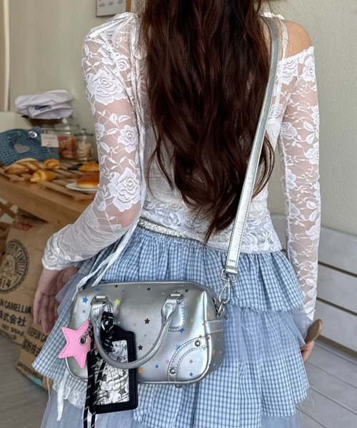 FREE STYLISTS(フリー スタイリスト)の「2WAY 韓国風Y2K スター柄 通勤・通学 ボストンバッグ(ショルダーバッグ・レディース・オフホワイト/シルバー・FREE)」の4枚目の写真