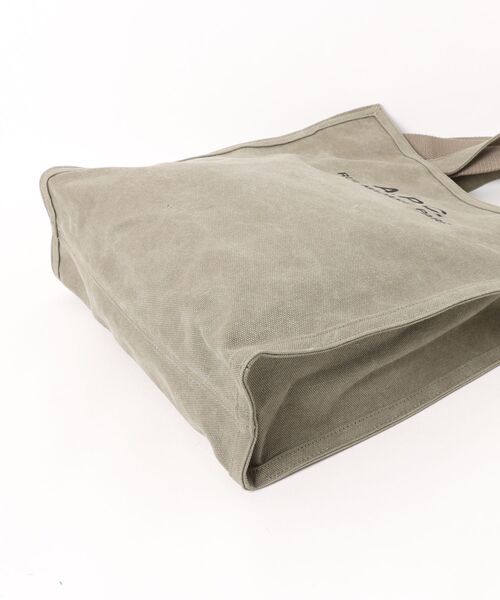 A.P.C.（アーペーセー）の「CABAS RECUPERATION（トートバッグ・メンズ・カーキ・ONESIZE）」の3枚目の写真