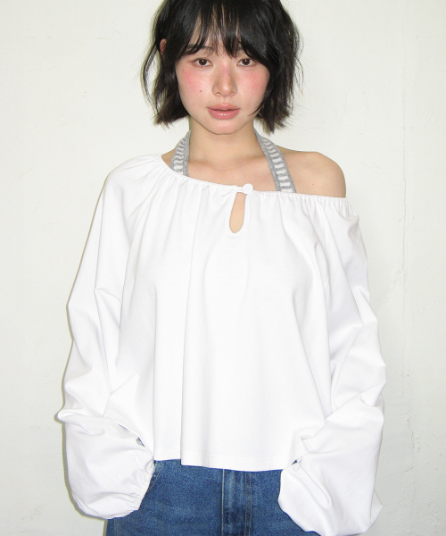 RONRON(ロンロン)の「VOLUME SHIRRING BUTTON LONG SLEEVE WHITE(Tシャツ/カットソー・レディース・その他・FREE)」の1枚目の写真