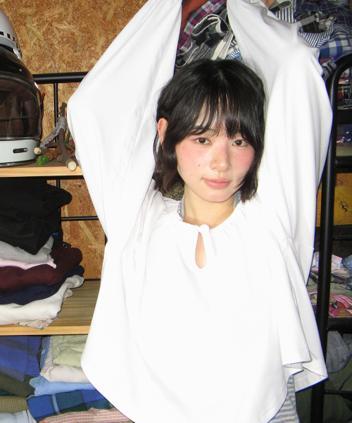 RONRON(ロンロン)の「VOLUME SHIRRING BUTTON LONG SLEEVE WHITE(Tシャツ/カットソー・レディース・その他・FREE)」の5枚目の写真