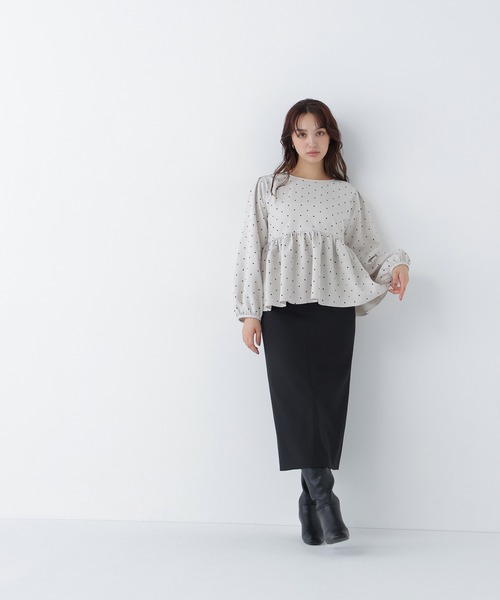 NATURAL BEAUTY BASIC(ナチュラルビューティーベーシック)の「フロッキードットブラウス(シャツ/ブラウス・レディース・ブラック系その他2/ホワイト系その他・MEDIUM/SMALL)」の7枚目の写真