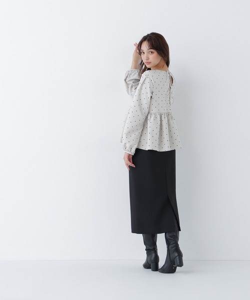 NATURAL BEAUTY BASIC(ナチュラルビューティーベーシック)の「フロッキードットブラウス(シャツ/ブラウス・レディース・ブラック系その他2/ホワイト系その他・MEDIUM/SMALL)」の9枚目の写真