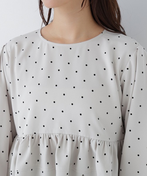 NATURAL BEAUTY BASIC(ナチュラルビューティーベーシック)の「フロッキードットブラウス(シャツ/ブラウス・レディース・ブラック系その他2/ホワイト系その他・MEDIUM/SMALL)」の12枚目の写真