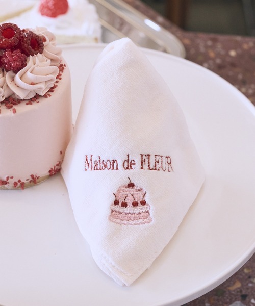 チェリーケーキ刺繍タオルハンカチ（ハンカチ/ハンドタオル）｜Maison