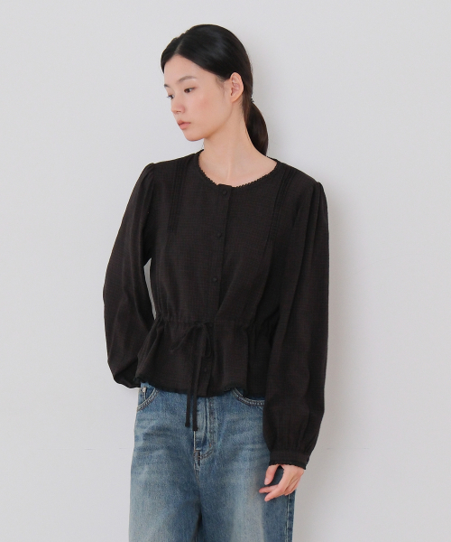 MOUI(モウイ)の「Latte blouse (BLACK)(シャツ/ブラウス・レディース・ブラック・FREE)」の2枚目の写真