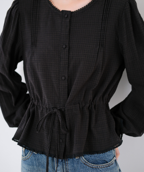MOUI(モウイ)の「Latte blouse (BLACK)(シャツ/ブラウス・レディース・ブラック・FREE)」の5枚目の写真