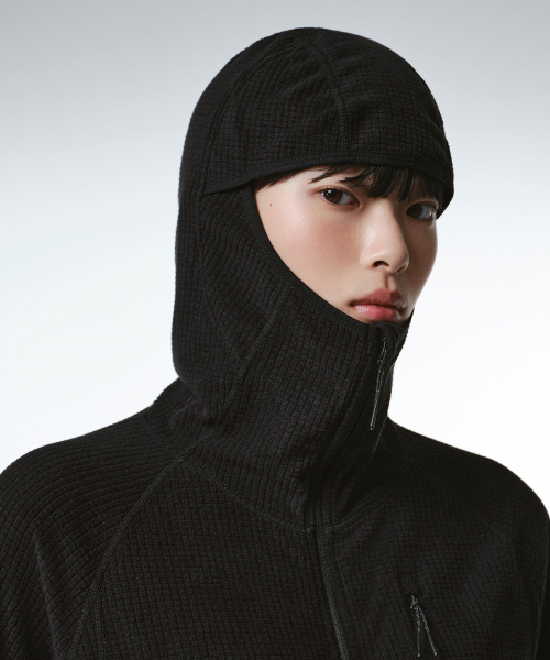 MUSINSA STANDARD WOMAN（ムシンサスタンダードウーマン）の「[シティレジャー] ウィメンズ グリッド ポーラ フリース バラクラバ フーデッド ジップアップ [ブラック]（パーカー・レディース・その他・X-SMALL/SMALL/MEDIUM/LARGE）」の4枚目の写真
