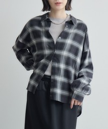 後ろシャーリングチェックシャツ