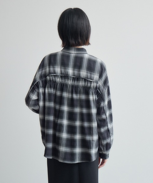 Paradise Picnic(パラダイスピクニック)の「後ろシャーリングチェックシャツ(シャツ/ブラウス・レディース・ブラウン/グレー・FREE)」の11枚目の写真