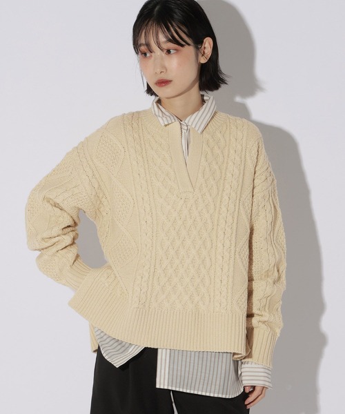 LAKOLE(ラコレ)の「<マシンウォッシャブル>ケーブルニットプルオーバー / 880939(ニット/セーター・レディース・ブラウン/レッド/キナリ/チャコール・FREE)」の15枚目の写真