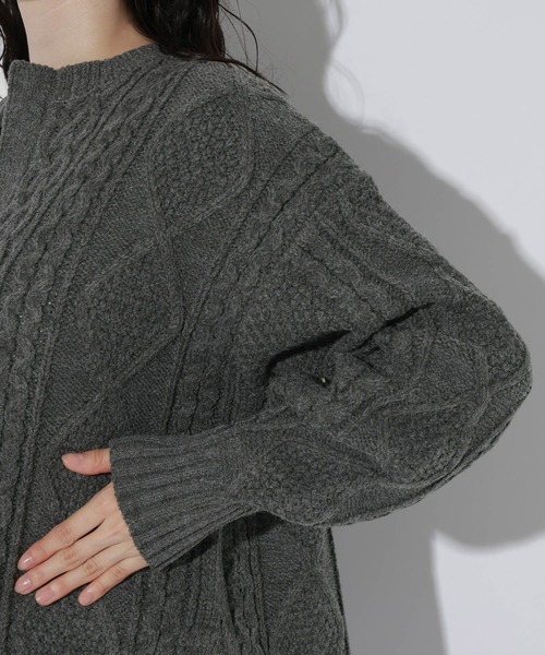LAKOLE(ラコレ)の「<マシンウォッシャブル>ケーブルニットプルオーバー / 880939(ニット/セーター・レディース・ブラウン/レッド/キナリ/チャコール・FREE)」の22枚目の写真