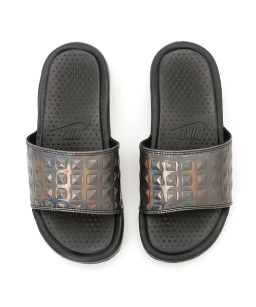 NIKE（ナイキ）の「NIKE サンダル（サンダル・レディース・シルバー・22/23）」の5枚目の写真