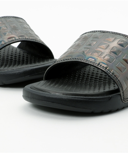 NIKE（ナイキ）の「NIKE サンダル（サンダル・レディース・シルバー・22/23）」の6枚目の写真