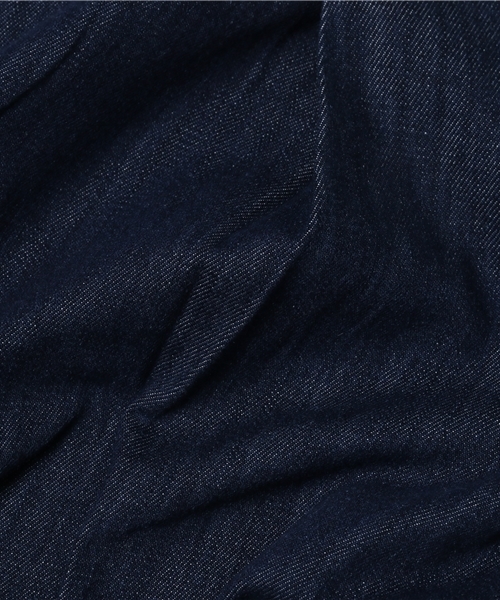 earth music&ecology（アースミュージックアンドエコロジー）の「USA COTTONデニムパンツ(タックテーパード)（デニムパンツ・レディース・ダークインディゴブルー/サックスブルー・M/L/S）」の11枚目の写真