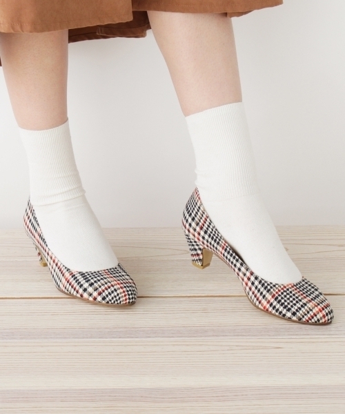 grove（グローブ）の「ふわっと包まれる、やわここちパンプス(日本製)（パンプス・レディース・ブラック/グレー/チェック/ピンク/ブルー/レッド/レモンイエロー/パープル/グリーン/ブルー系1/アイボリー・40/35/45/30/50/25/20）」の18枚目の写真