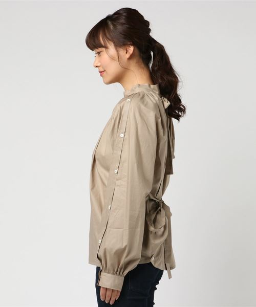 COVERT ORG(カバートオルグ)の「COVERT 【2WAY】袖釦スタンド両前ブラウス(シャツ/ブラウス・レディース・ベージュ/ライラック・38)」の5枚目の写真