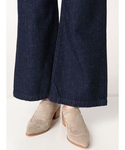 Ungrid（アングリッド）の「ネップフレアデニム（デニムパンツ・レディース・インディゴブルー・24inch/25inch/26inch）」の13枚目の写真