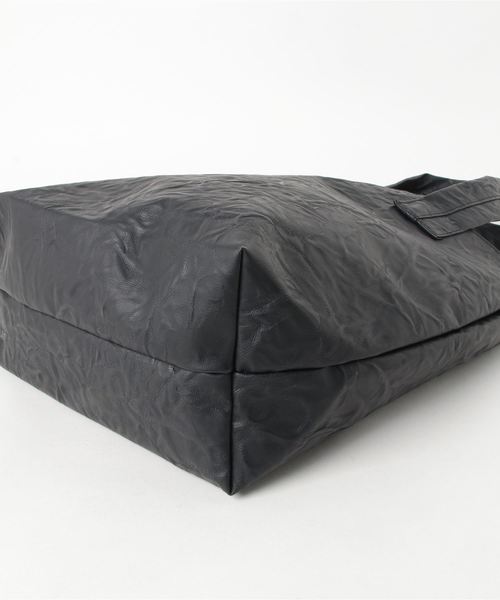 ZUCCa（ズッカ）の「エンボスバッグ（トートバッグ・レディース・ホワイト/ブラック・FREE）」の4枚目の写真