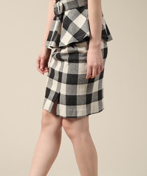 ROSE BUD(ローズバッド)の「LCTB-14115 TWIST TUCKPENCIL SKIRT(スカート・レディース・ホワイト×ブラック/ホワイト×ブルー・ONE SIZE)」の6枚目の写真