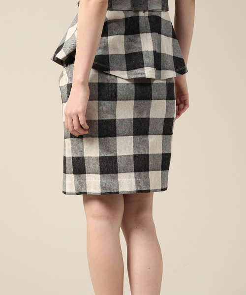 ROSE BUD(ローズバッド)の「LCTB-14115 TWIST TUCKPENCIL SKIRT(スカート・レディース・ホワイト×ブラック/ホワイト×ブルー・ONE SIZE)」の5枚目の写真