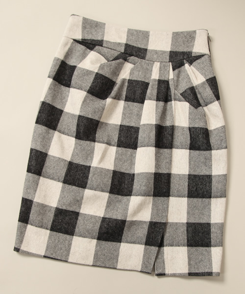 ROSE BUD(ローズバッド)の「LCTB-14115 TWIST TUCKPENCIL SKIRT(スカート・レディース・ホワイト×ブラック/ホワイト×ブルー・ONE SIZE)」の4枚目の写真