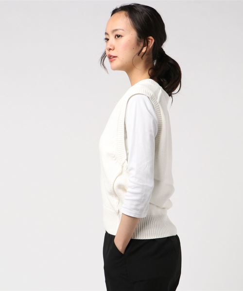 TODAYFUL(トゥデイフル)の「アウトシームニットベスト(ベスト・レディース・ホワイト/ベージュ・FREE)」の3枚目の写真