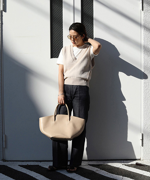 TODAYFUL(トゥデイフル)の「アウトシームニットベスト(ベスト・レディース・ホワイト/ベージュ・FREE)」の9枚目の写真