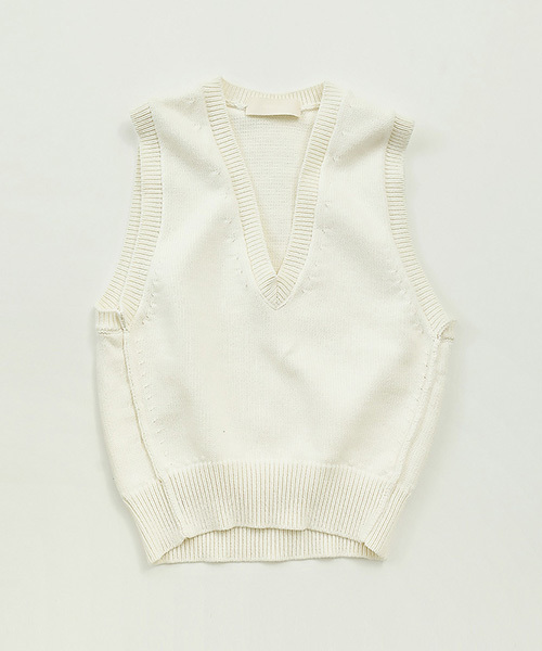 TODAYFUL(トゥデイフル)の「アウトシームニットベスト(ベスト・レディース・ホワイト/ベージュ・FREE)」の7枚目の写真
