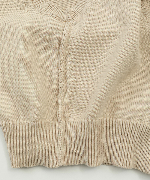 TODAYFUL(トゥデイフル)の「アウトシームニットベスト(ベスト・レディース・ホワイト/ベージュ・FREE)」の11枚目の写真