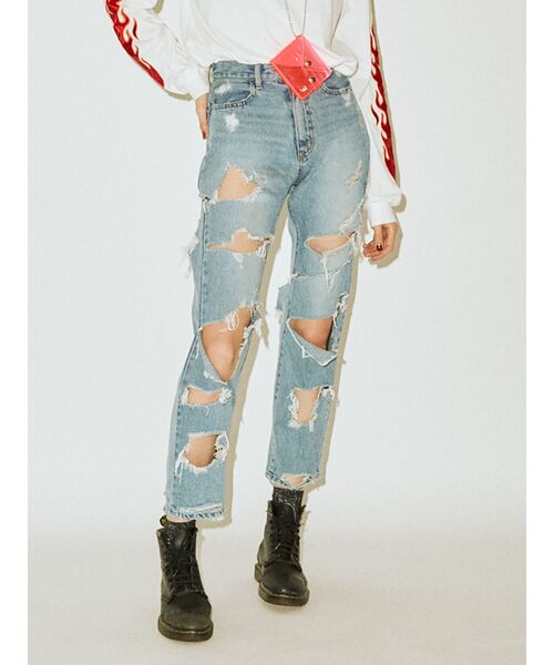 jouetie(ジュエティ)の「ダメージボーイズデニム(デニムパンツ・レディース・ブラック/ライトブルー・SMALL/MEDIUM)」の2枚目の写真