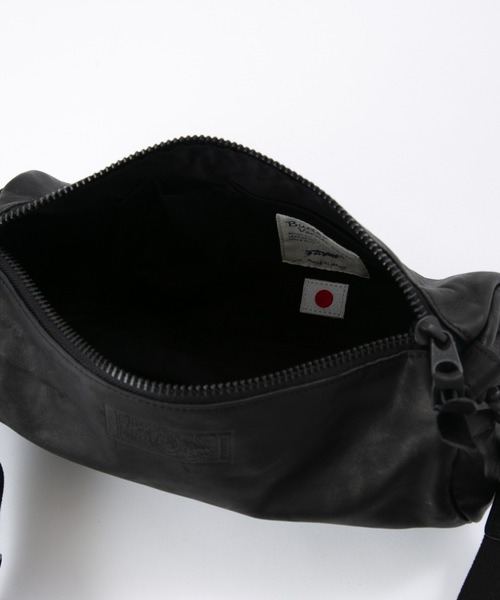 Butler Verner Sails（バトラーヴァーナーセイルス）の「馬革ロールショルダー（ショルダーバッグ・メンズ・ネイビー/ブラック/ダークグリーン/ブラウン/キャメル・FREE）」の19枚目の写真