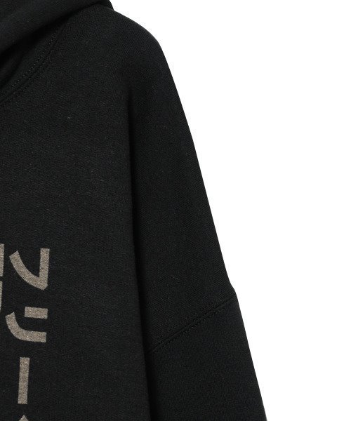 Candy Stripper(キャンディストリッパー)の「FREAK OUT フーディー(パーカー・レディース・オフホワイト/ブラック/ピンク・2)」の11枚目の写真