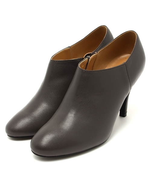 BEAMS LIGHTS Women's(ビームスライツ ウィメンズ)の「BEAMS LIGHTS / ヒール切替スムースブーティ(ブーティ・レディース・ブラック/ブラウン・38/36/38.5/37)」の1枚目の写真