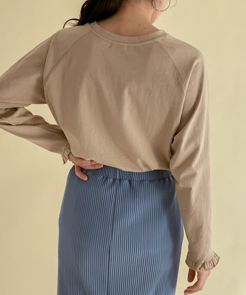 ottilie（オティーリエ）の「袖口フリルカットソープルオーバー（Tシャツ/カットソー・レディース・オフホワイト/ベージュ/ブラック・FREE）」の17枚目の写真