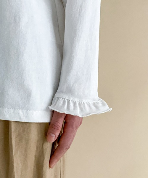 ottilie（オティーリエ）の「袖口フリルカットソープルオーバー（Tシャツ/カットソー・レディース・オフホワイト/ベージュ/ブラック・FREE）」の21枚目の写真