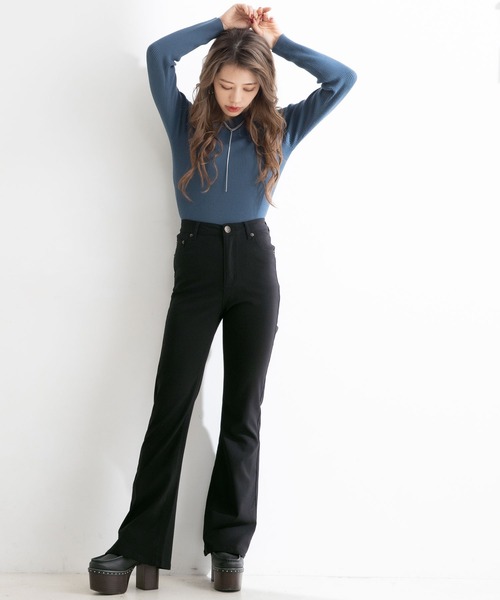 Newlyme(ニューリーミー)の「【選べる股下丈】超絶激ストレッチフレアーパンツ(その他パンツ・レディース・ブラック・MEDIUM/SHORT/TALL)」の2枚目の写真