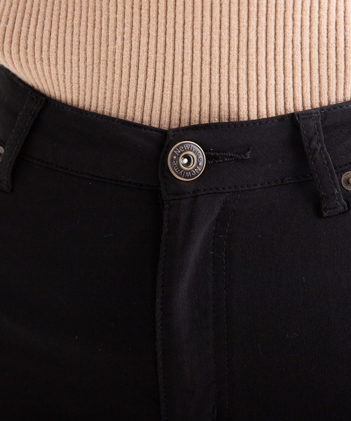 Newlyme(ニューリーミー)の「【選べる股下丈】超絶激ストレッチフレアーパンツ(その他パンツ・レディース・ブラック・MEDIUM/SHORT/TALL)」の9枚目の写真