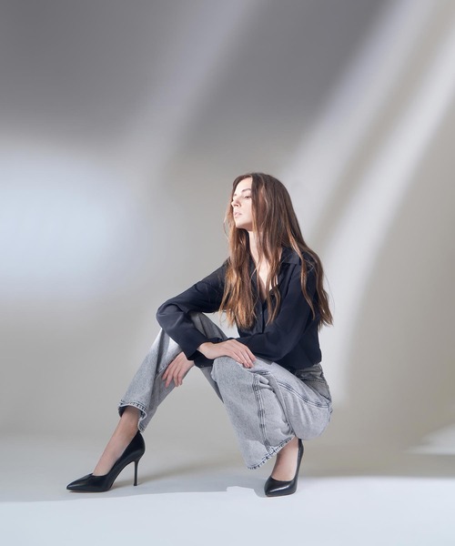 CHARLES & KEITH（チャールズ & キース）の「クラシックポインテッドトゥパンプス / Classic Pointed Toe Pumps（パンプス・レディース・ブラック/オフホワイト・22.5cm/23cm/23.5cm/24.5cm/25cm/25.5cm）」の7枚目の写真