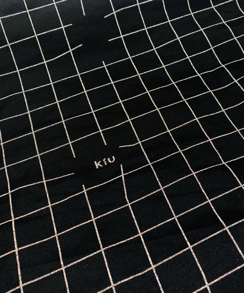 ライトに反射する総柄リフレクター ウォータープルーフ バイシクルポンチョ タイプA【VISIBLE GRID】（レインコート/ポンチョ）｜KiU（キウ）