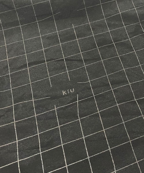 ライトに反射する総柄リフレクター ウォータープルーフ バイシクルポンチョ タイプA【VISIBLE GRID】（レインコート/ポンチョ）｜KiU（キウ）
