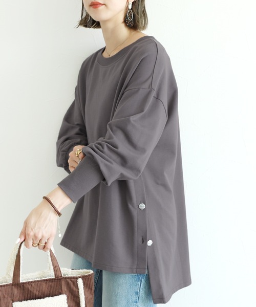 reca（レカ）の「サイドボタンプルオーバー（Tシャツ/カットソー・レディース・ブラック/グレー/グリーン/ラベンダー/パープル/チャコール/モカ・FREE）」の5枚目の写真