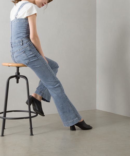 SpRay（スプレイ）の「ストレッチＤＥＮＩＭフレアサロペット（サロペット/オーバーオール・レディース・ライトブルー/ブルー・FREE）」の3枚目の写真